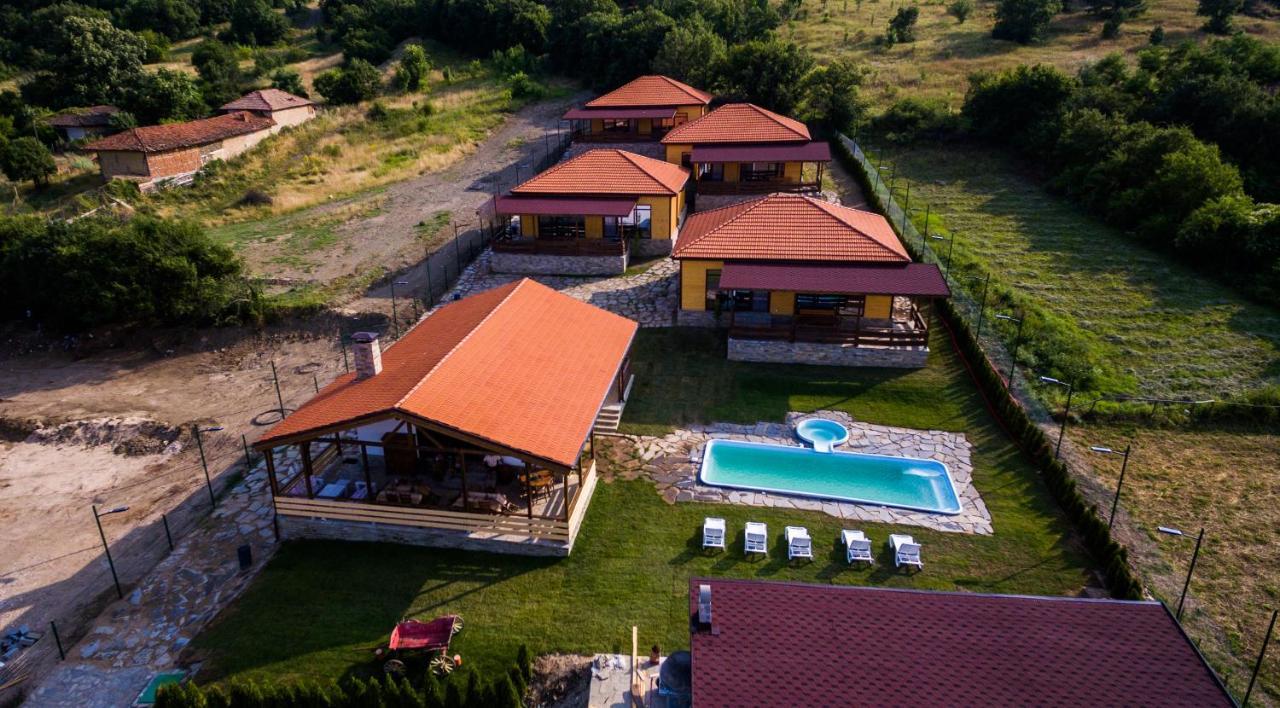Етно Комплекс "Поп Грую Бански" Banya  Экстерьер фото